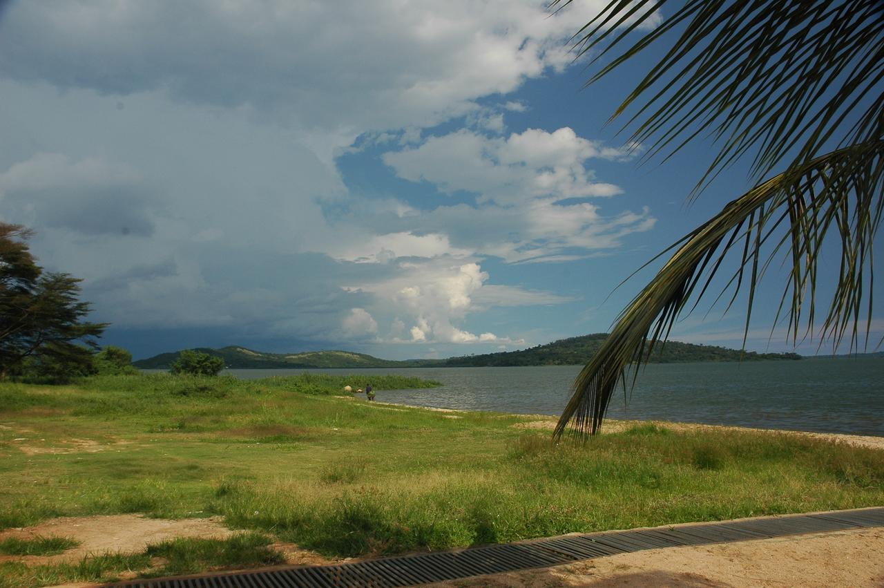 Victoria Lake View Guesthouse & Safaris 恩德培 外观 照片