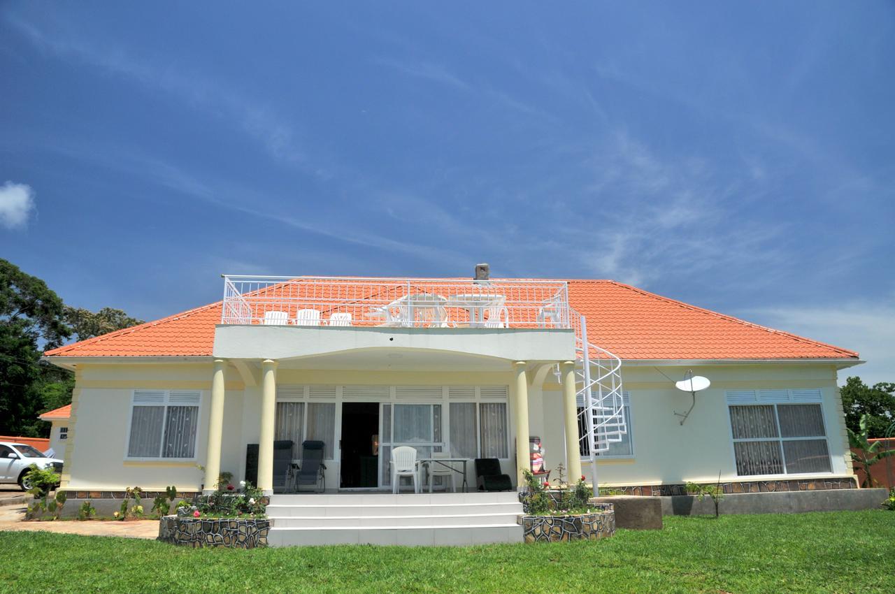 Victoria Lake View Guesthouse & Safaris 恩德培 外观 照片