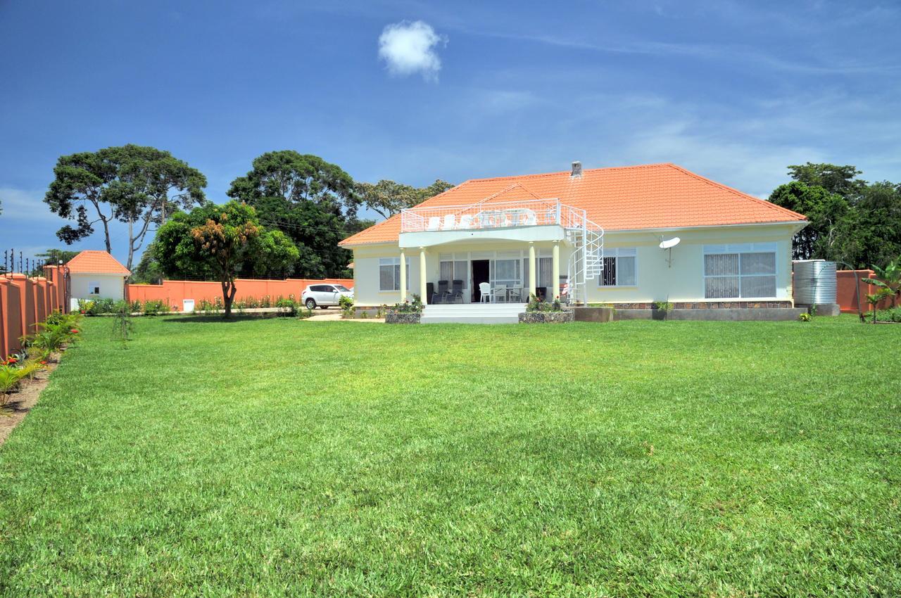 Victoria Lake View Guesthouse & Safaris 恩德培 外观 照片