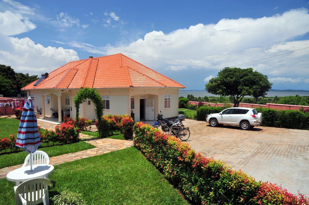 Victoria Lake View Guesthouse & Safaris 恩德培 外观 照片