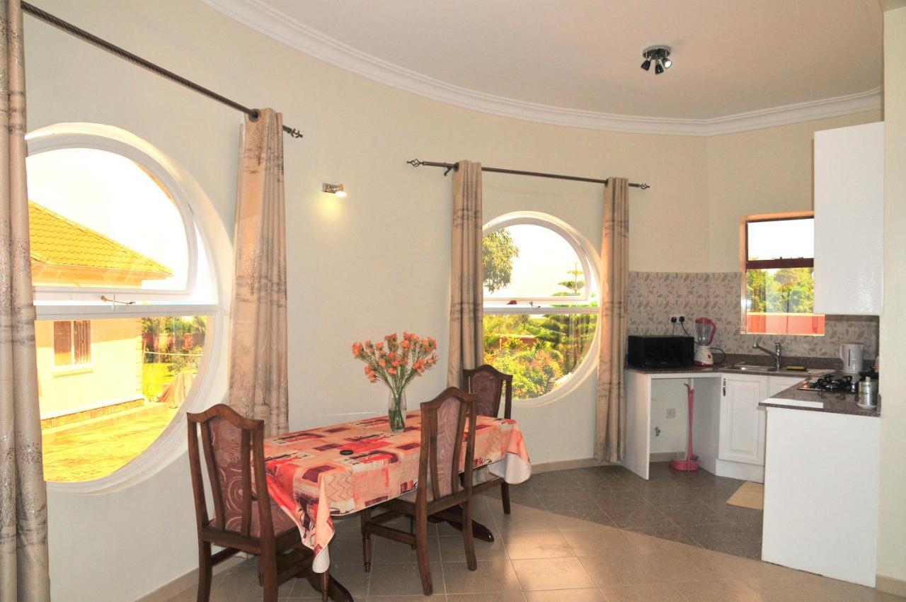 Victoria Lake View Guesthouse & Safaris 恩德培 外观 照片