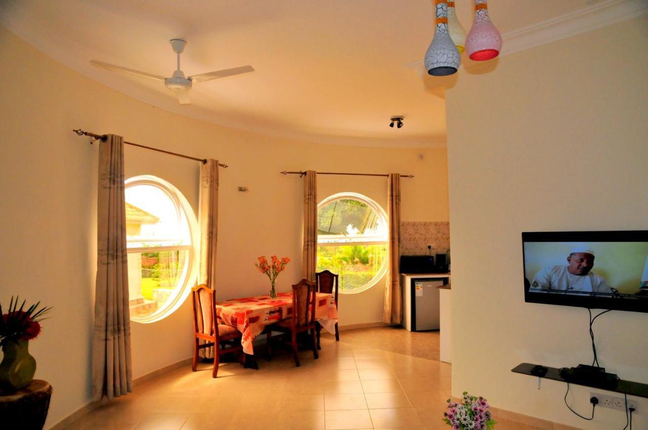 Victoria Lake View Guesthouse & Safaris 恩德培 外观 照片